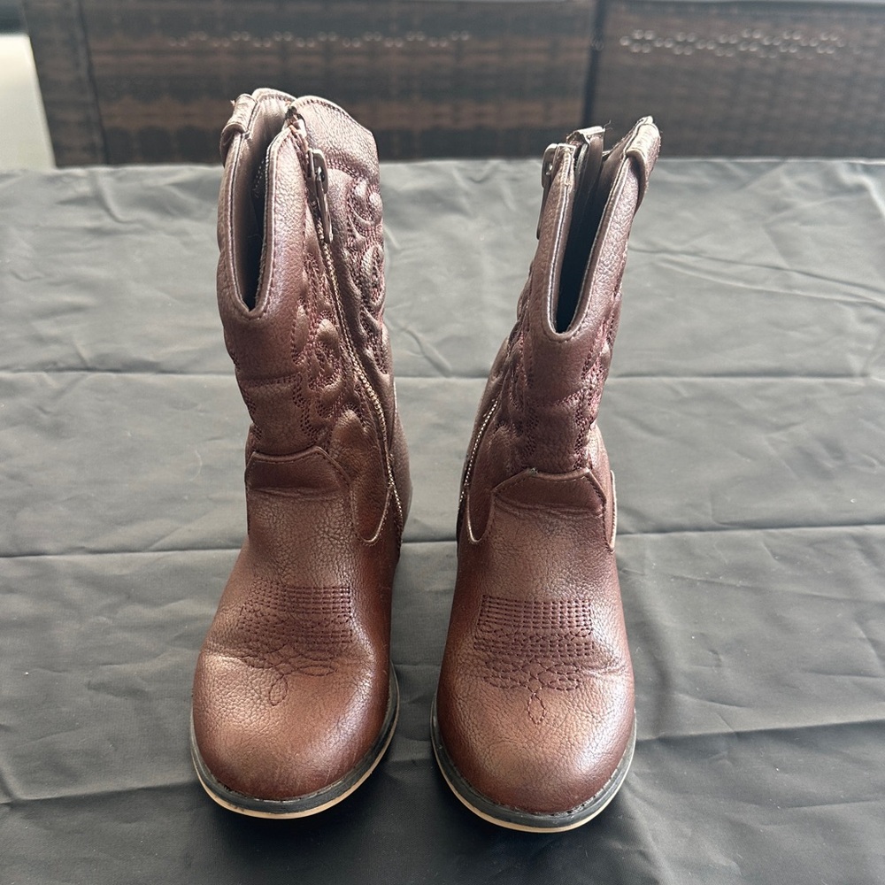 Cat & Jack Brown Girls' Western-Style Pull-On Boots